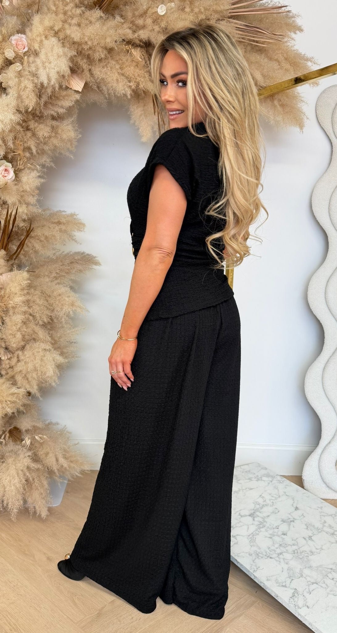 ILSE GOLD DETAIL SET BLACK