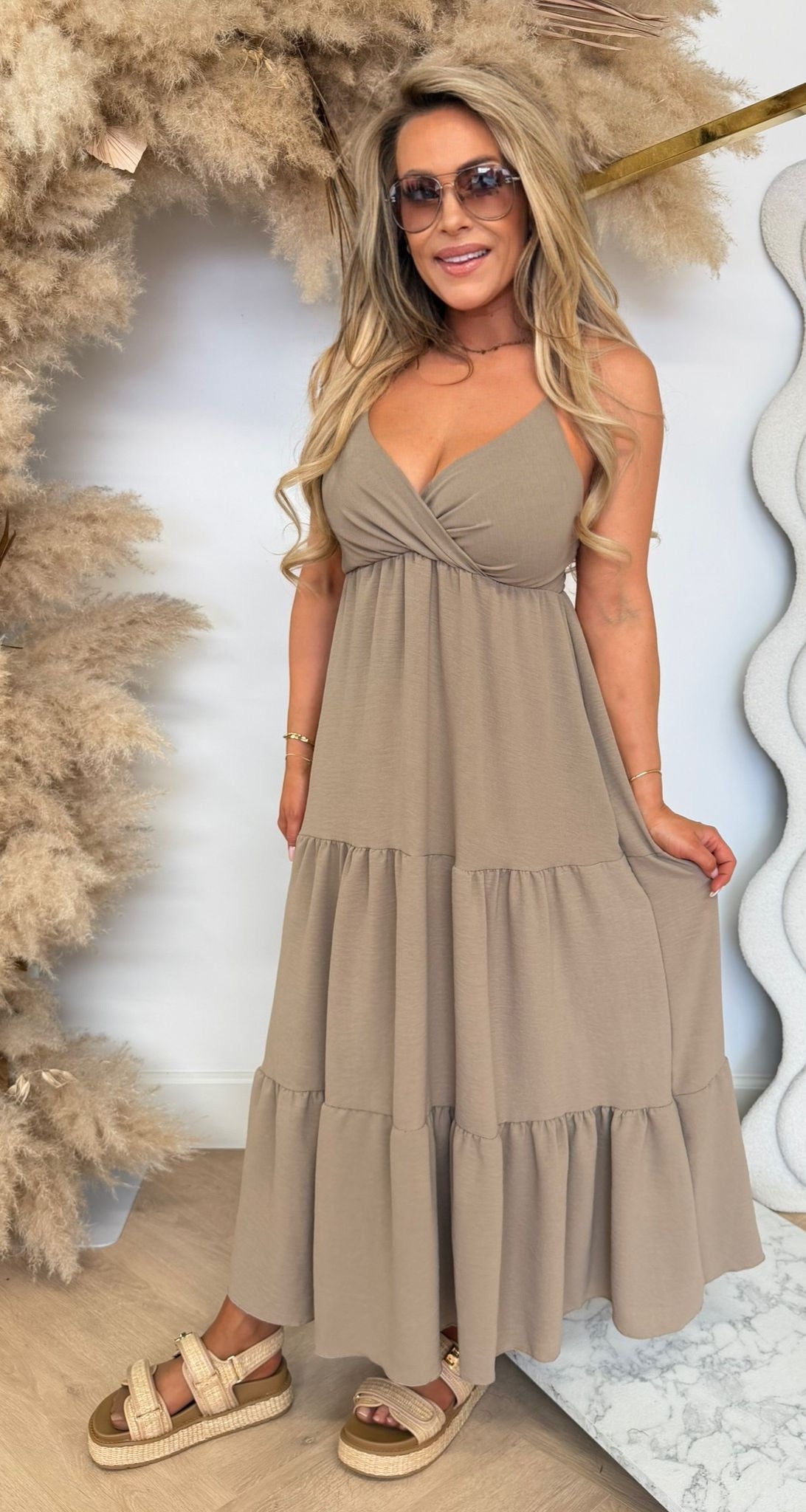 FLOWY MAXI DRESS TAUPE