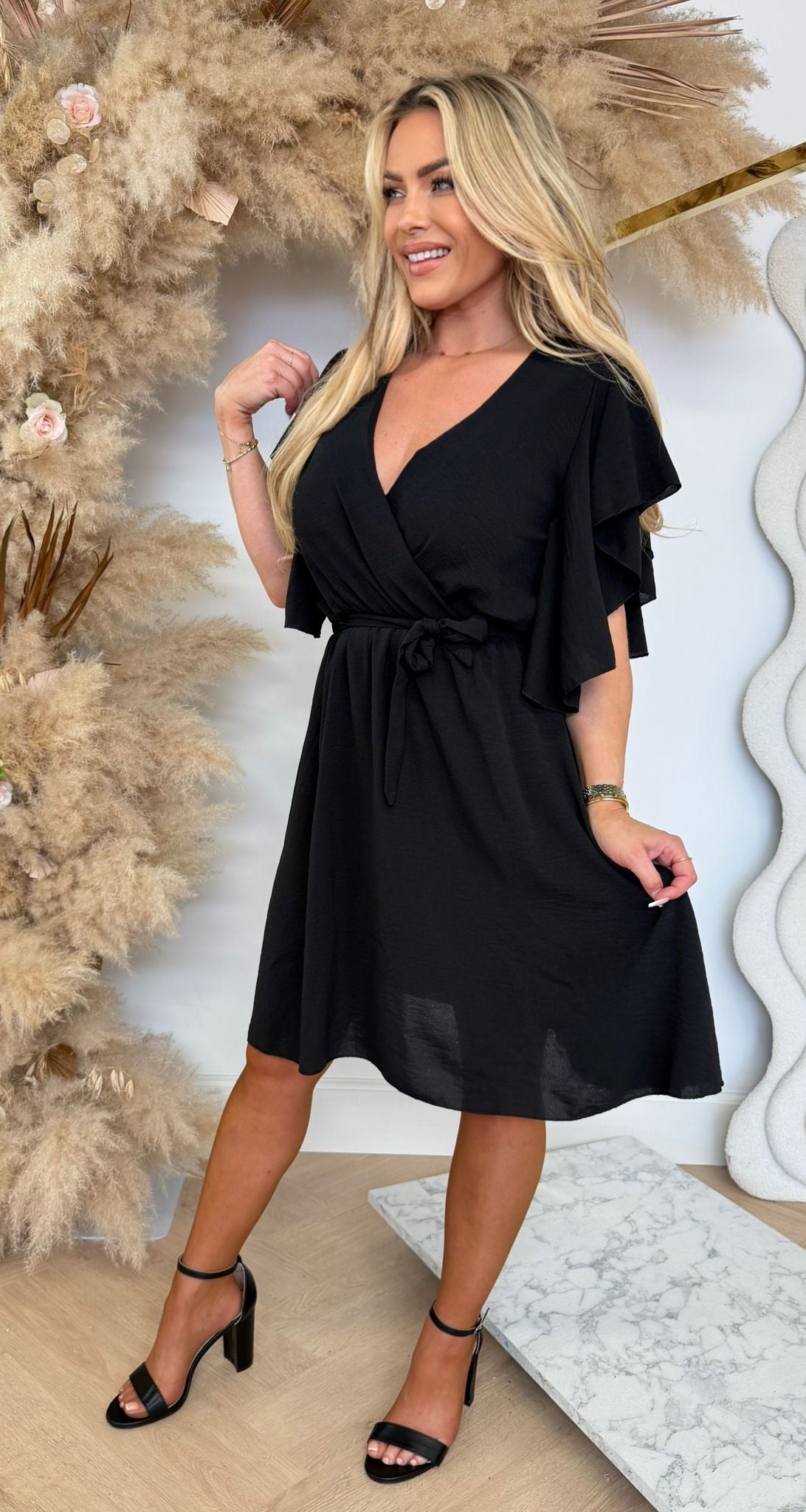 LOVE BASIC LUS RUFFLE DRESS BLACK