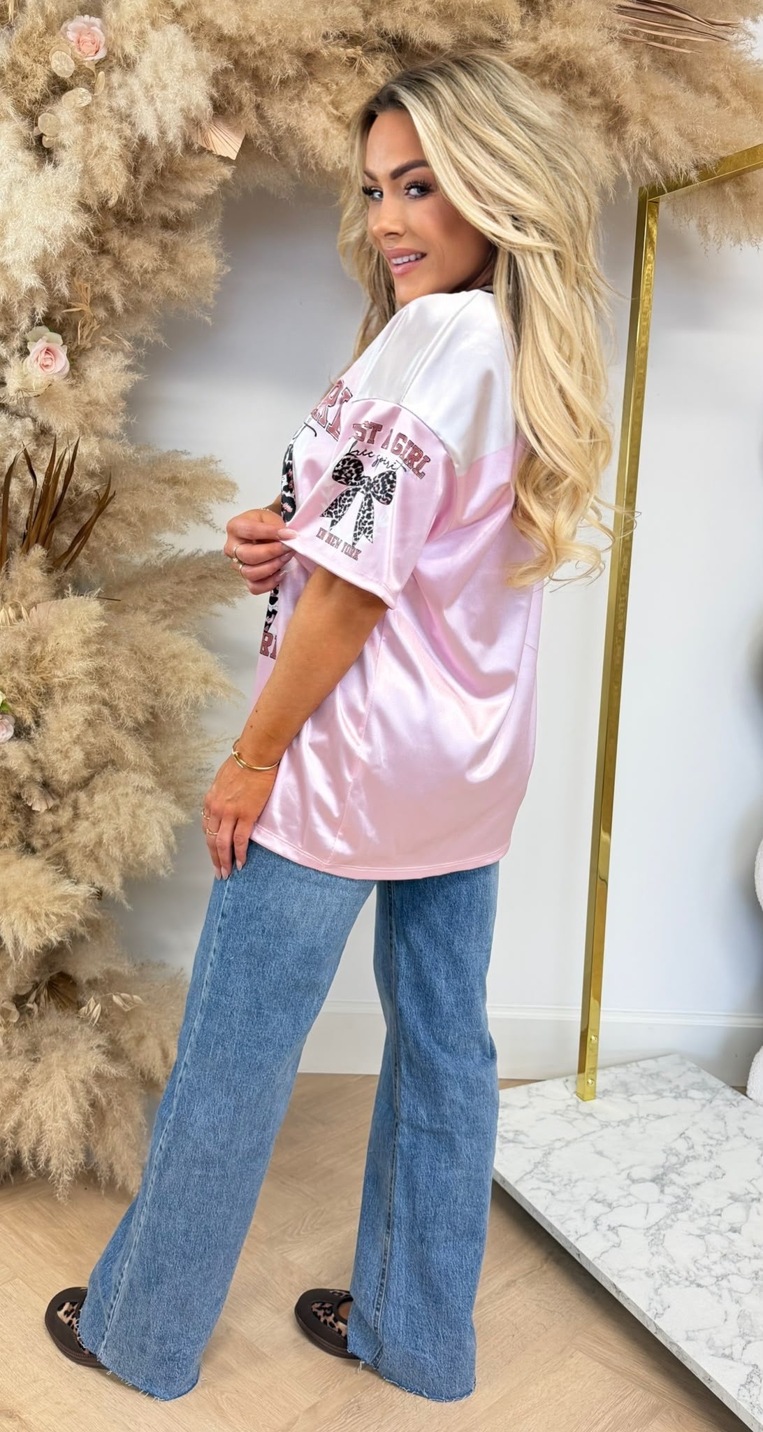 JUST A GIRL BASY TEE LIGHTPINK