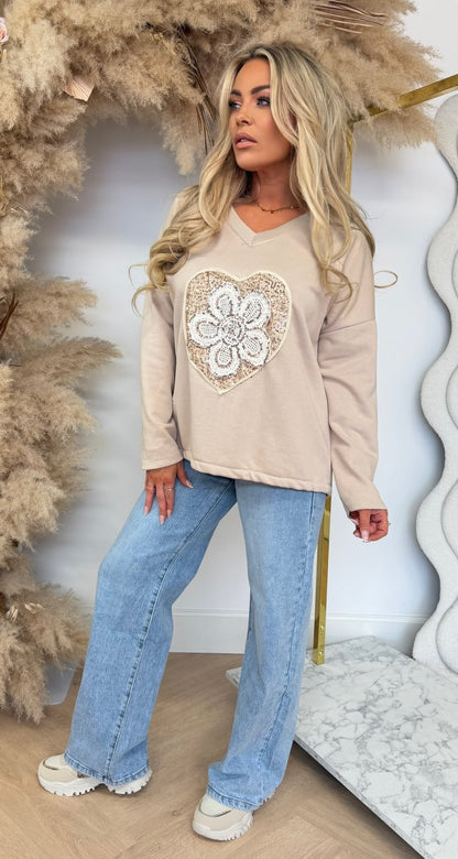 TIARA HEART FLOWER SWEAT BEIGE