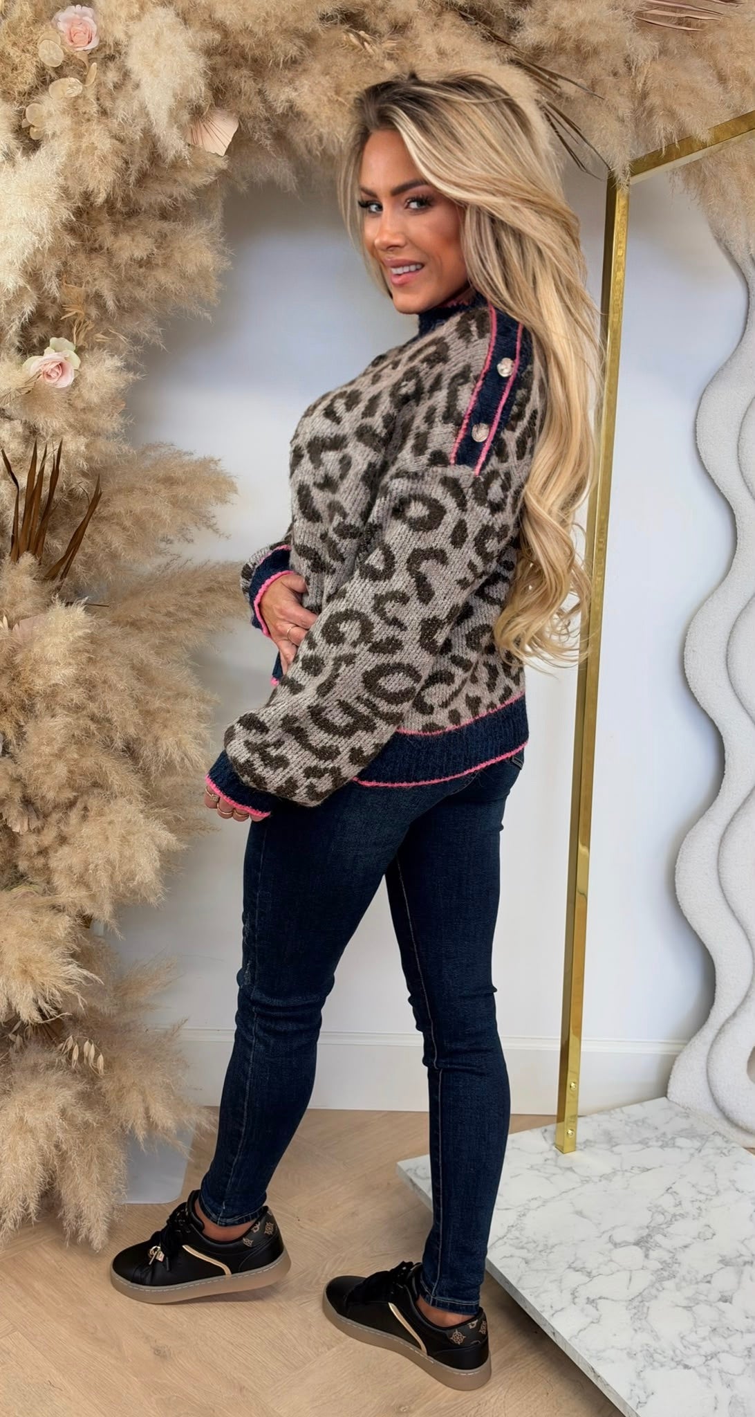 LEO LUXE BUTTON SWEAT 8599 TAUPE/NAVY