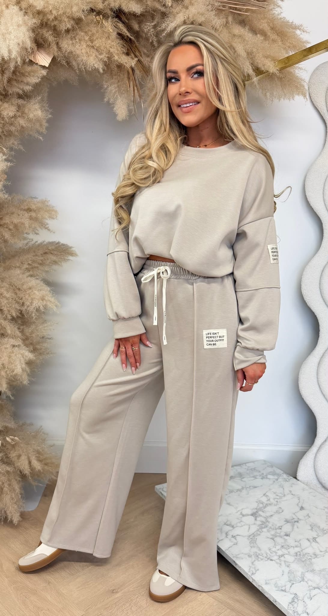 MANOU NEW EMBLEEM SET BEIGE