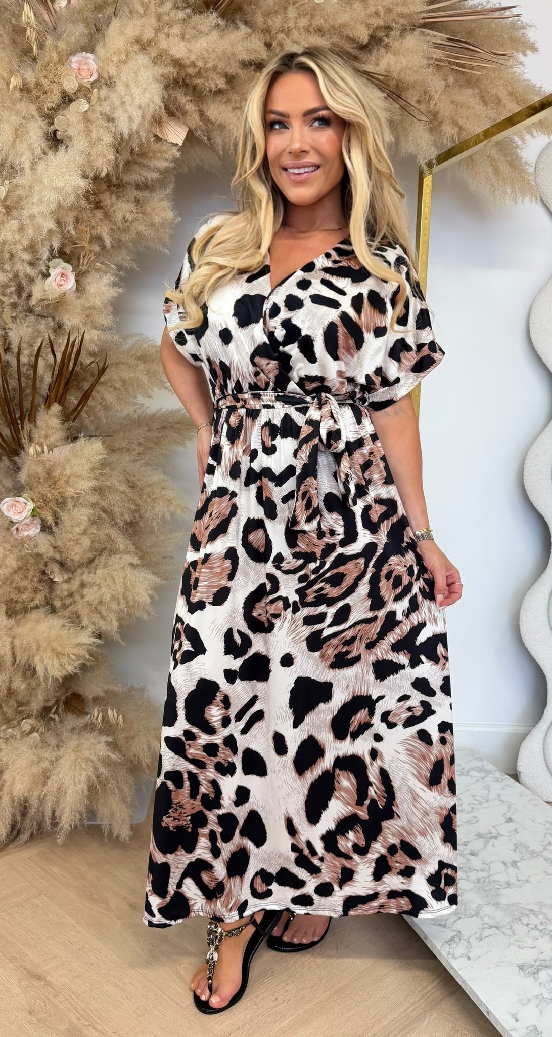 NEW TRAVEL LEO PRINT DRESS CREME