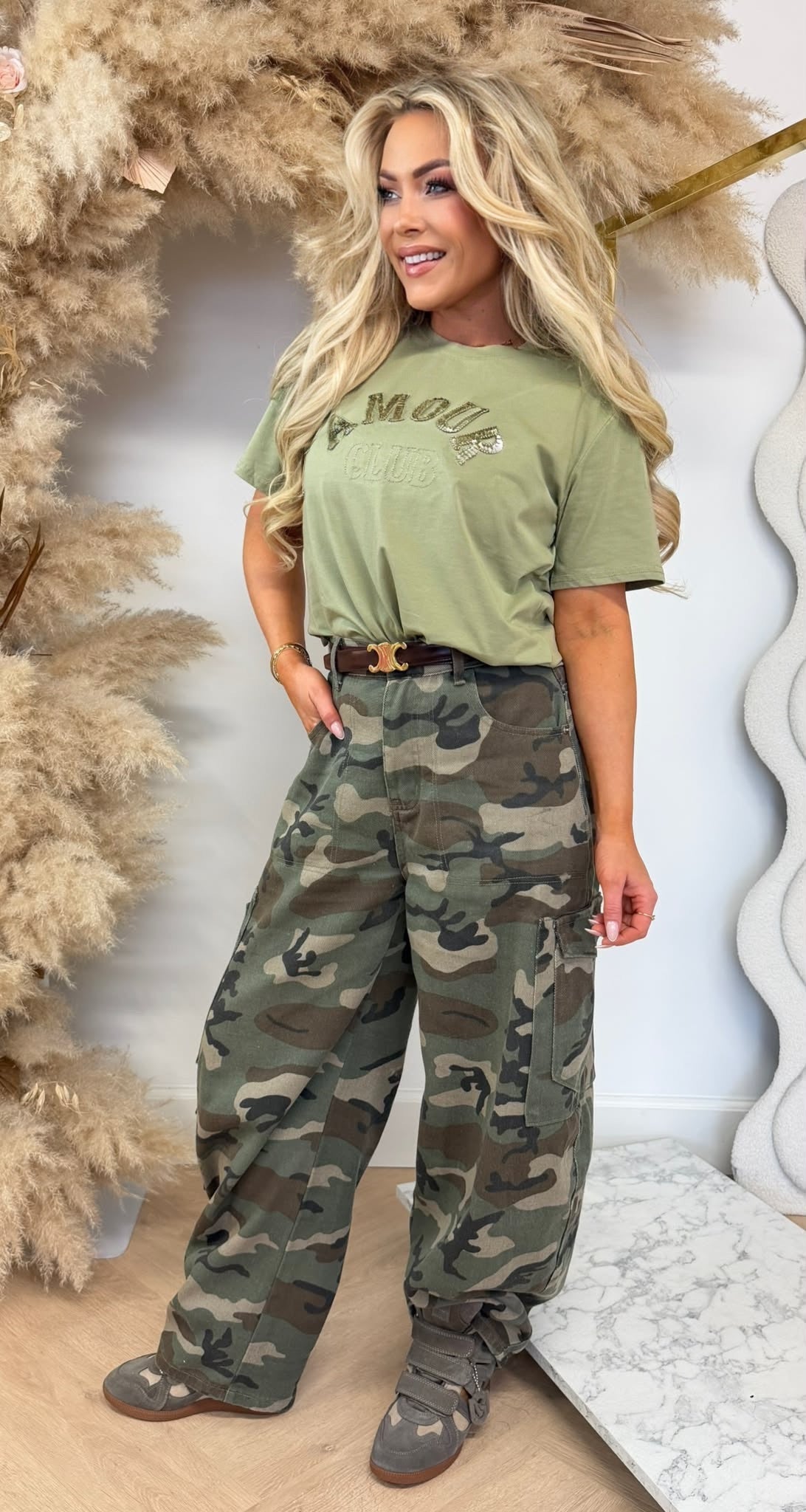 AMOUR SEQUIN TEKST TEE 1011 ARMYGREEN