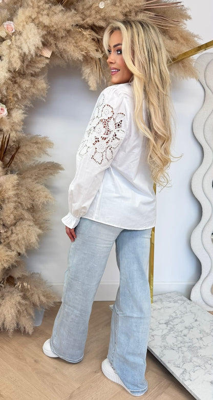 CUTE BRODERIE SLEEVE BLOUSE B001 OFFWHITE