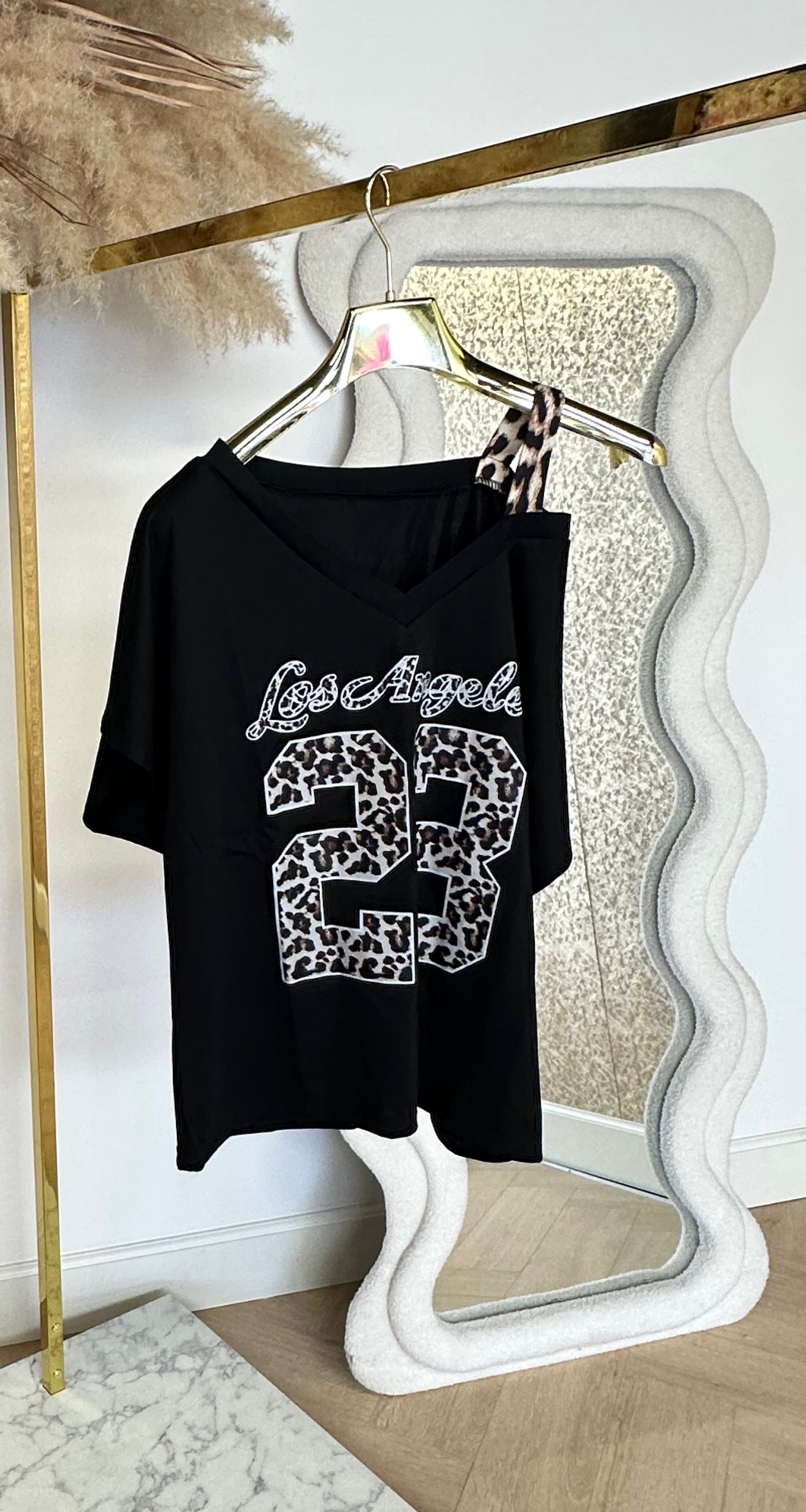 LEO TEE ONE SHOULDER BLACK
