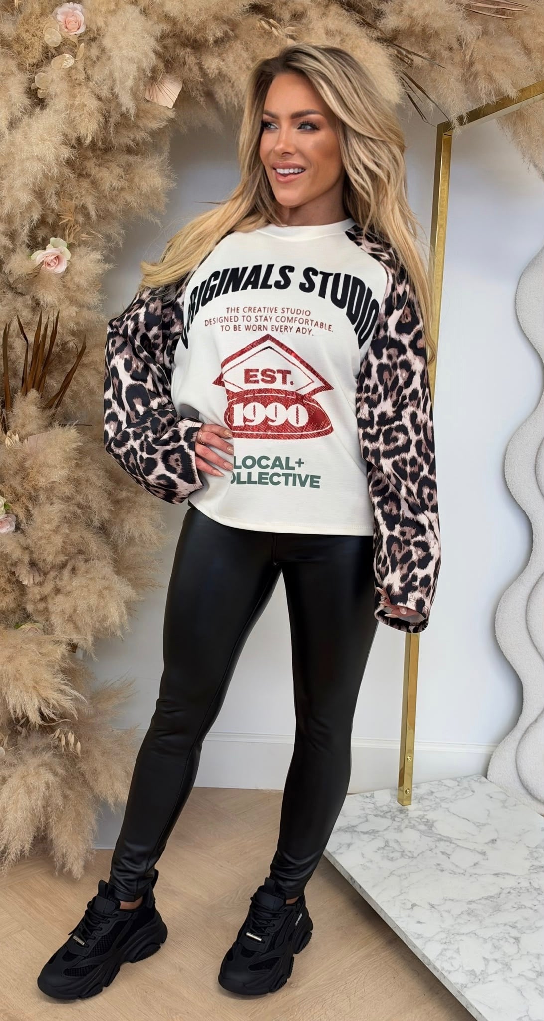 STUDIO PANTER SLEEVE TOP BLACK