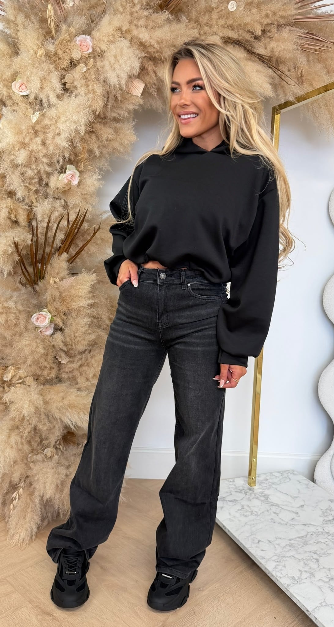 MIKA CROPPED HOODIE BLACK