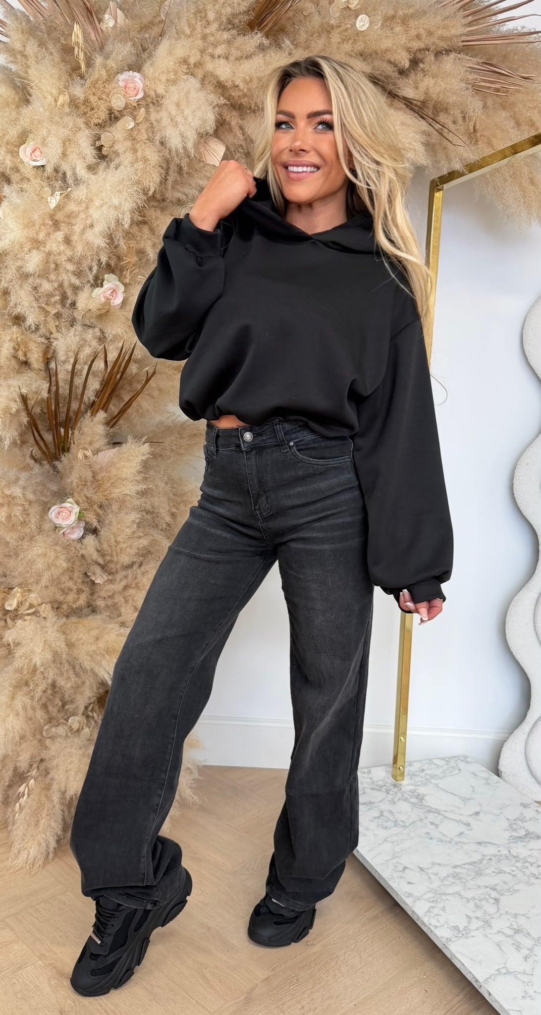 MIKA CROPPED HOODIE BLACK