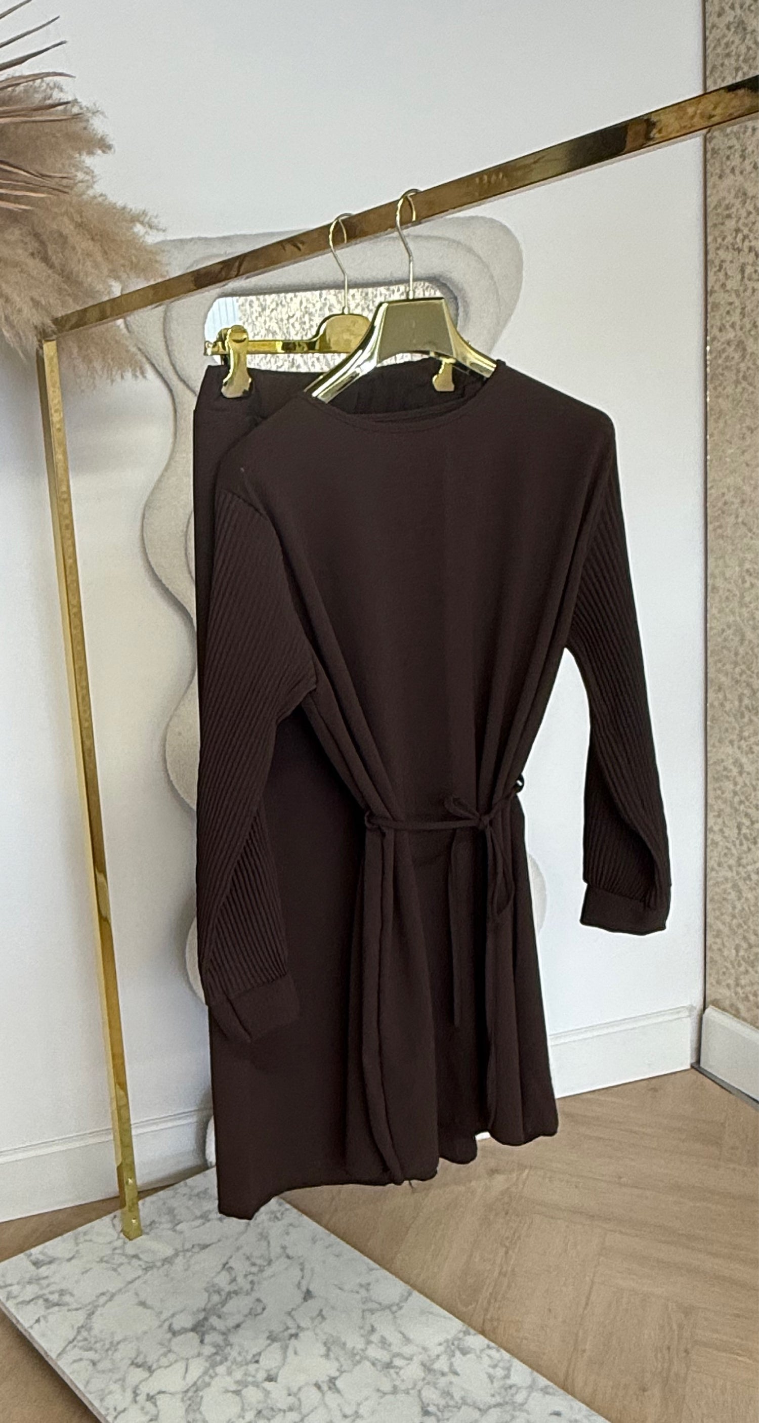 PLISSE SLEEVE SET CHOCO