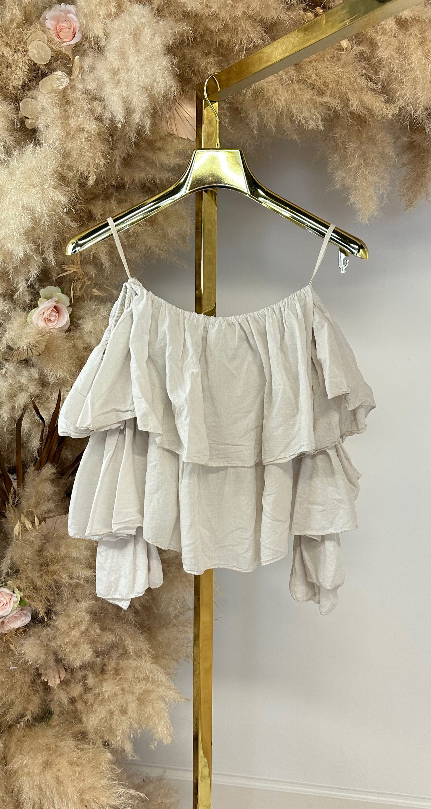 RUFFLE OFFSHOULDER TOP LIGHTBEIGE