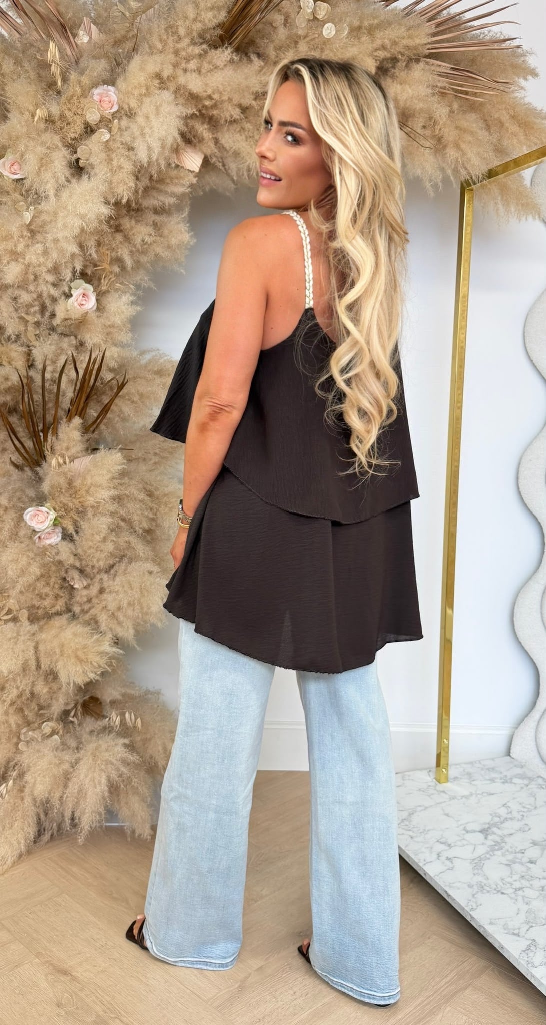VLECHT RUFFLE TOP CHOCO