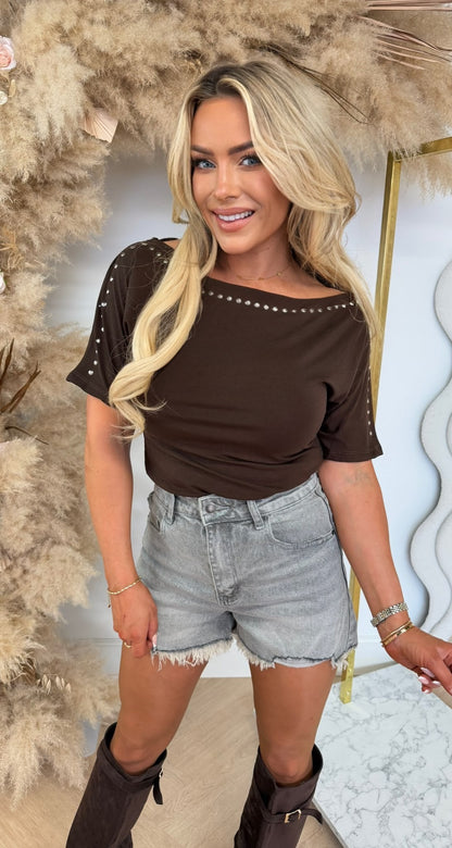 OFFSHOULDER STUDDED TOP 99352 COFFEE