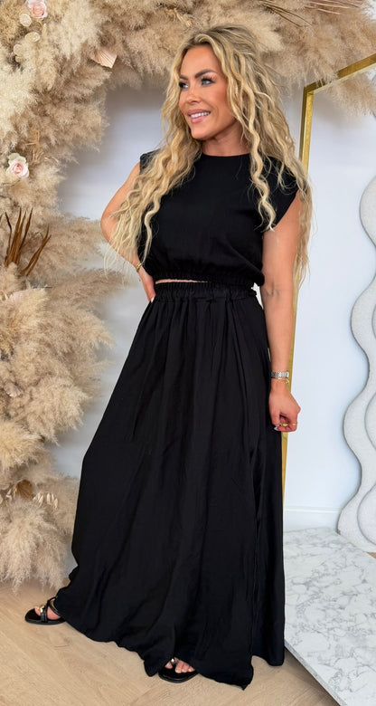 SUMMER VIBE SET TOP + SKIRT BLACK