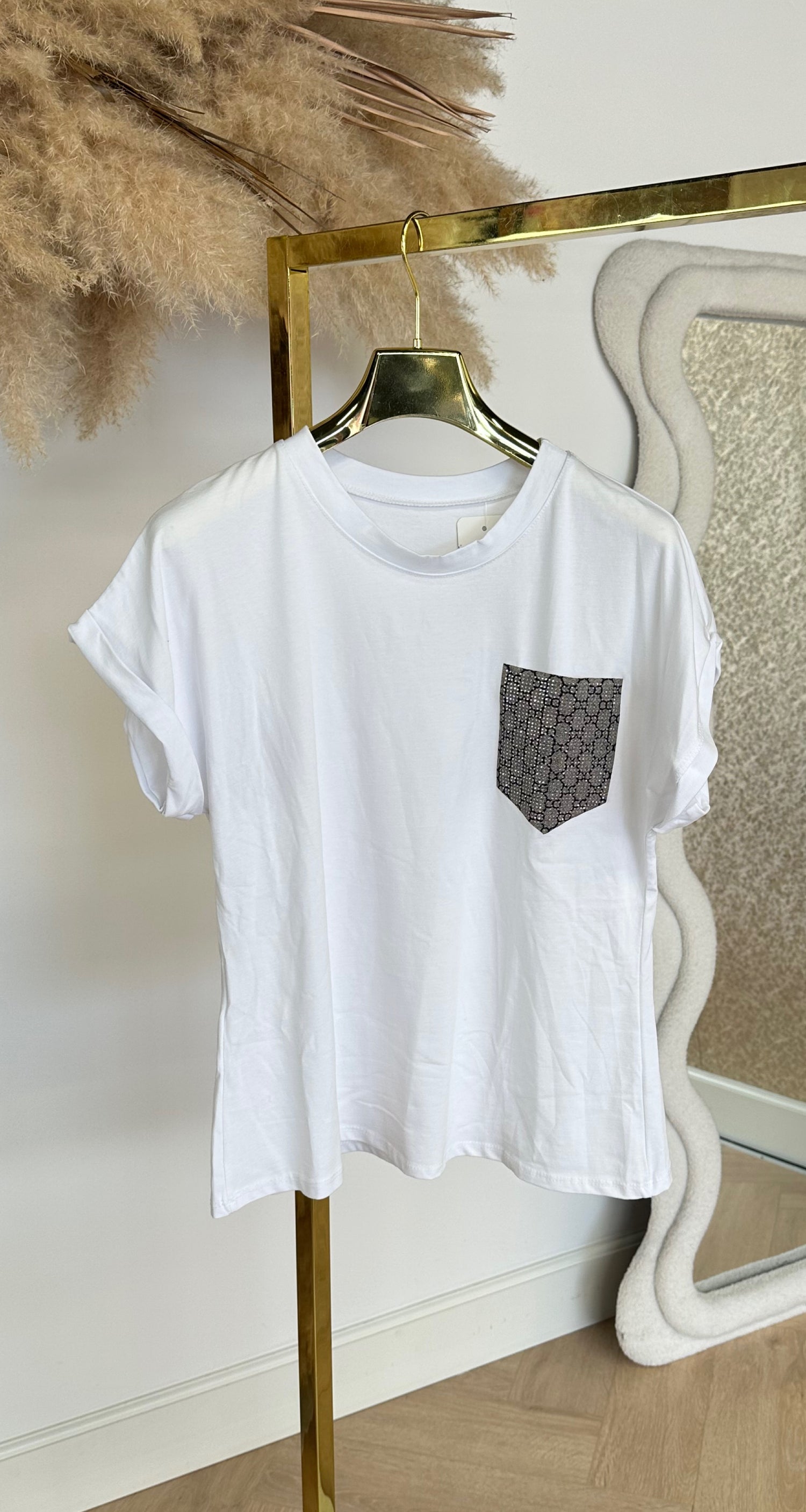 INSPIRED GLITTER POCKET TEE OFFWHITE