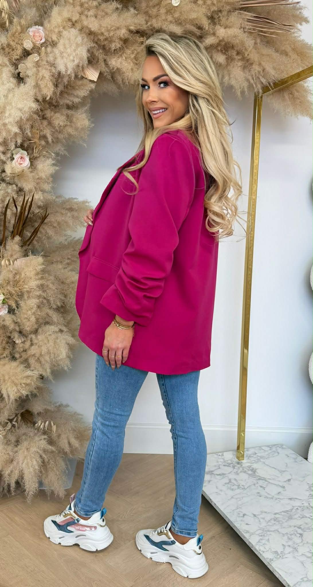 NINA OVERSIZED CROPPED MOUW BLAZER FUCHSIA