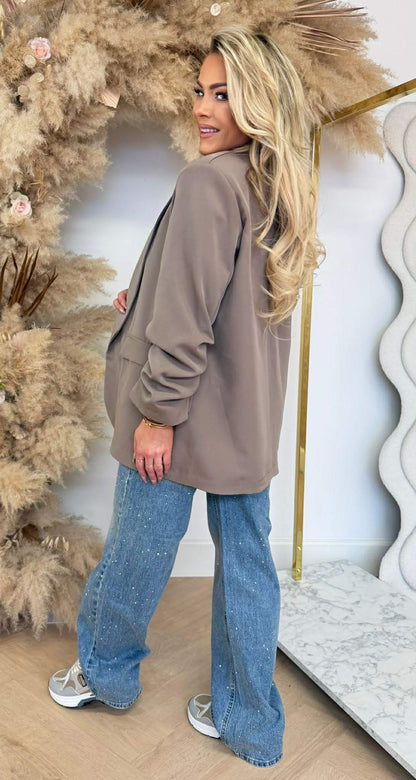 NINA OVERSIZED CROPPED MOUW BLAZER TAUPE