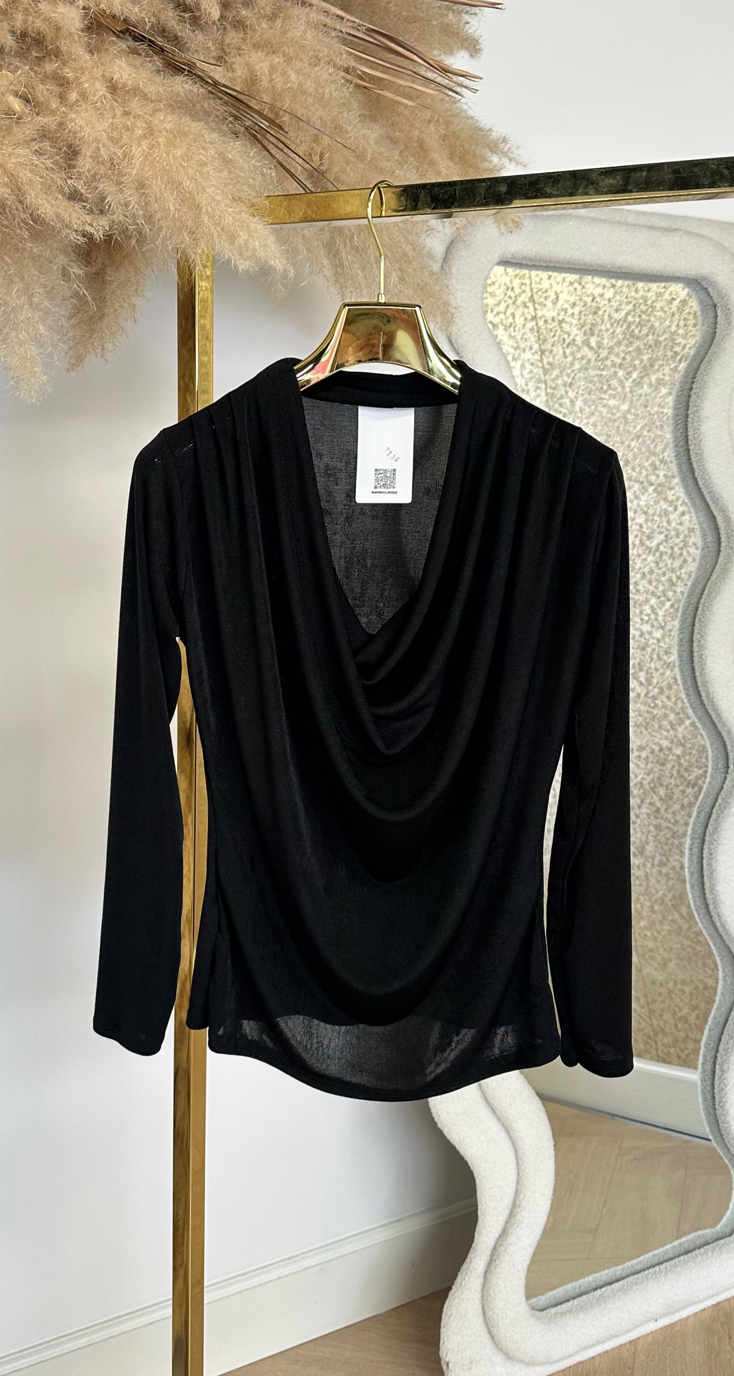SHINE WATERVAL TOP BLACK