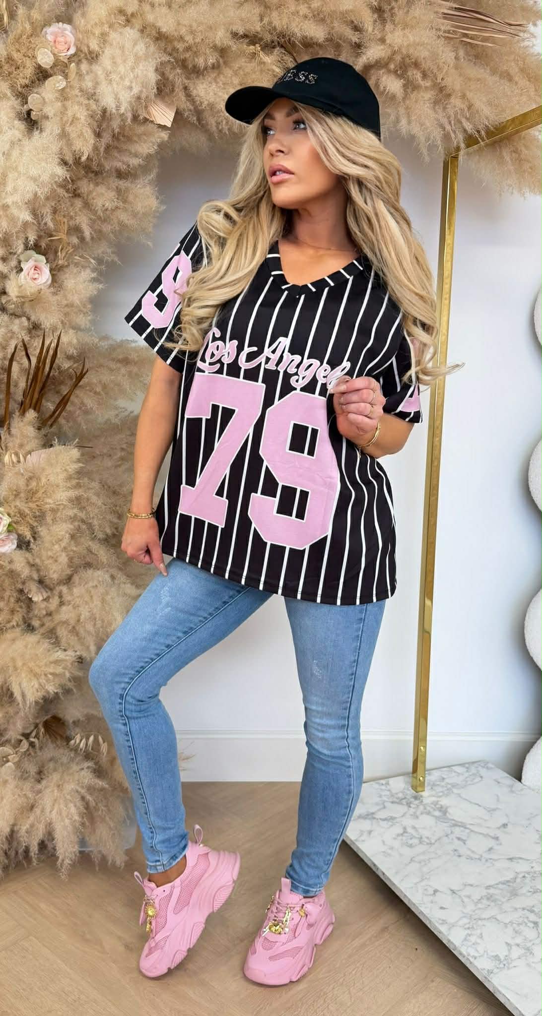 STRIPE V LA SHIRT BLACK