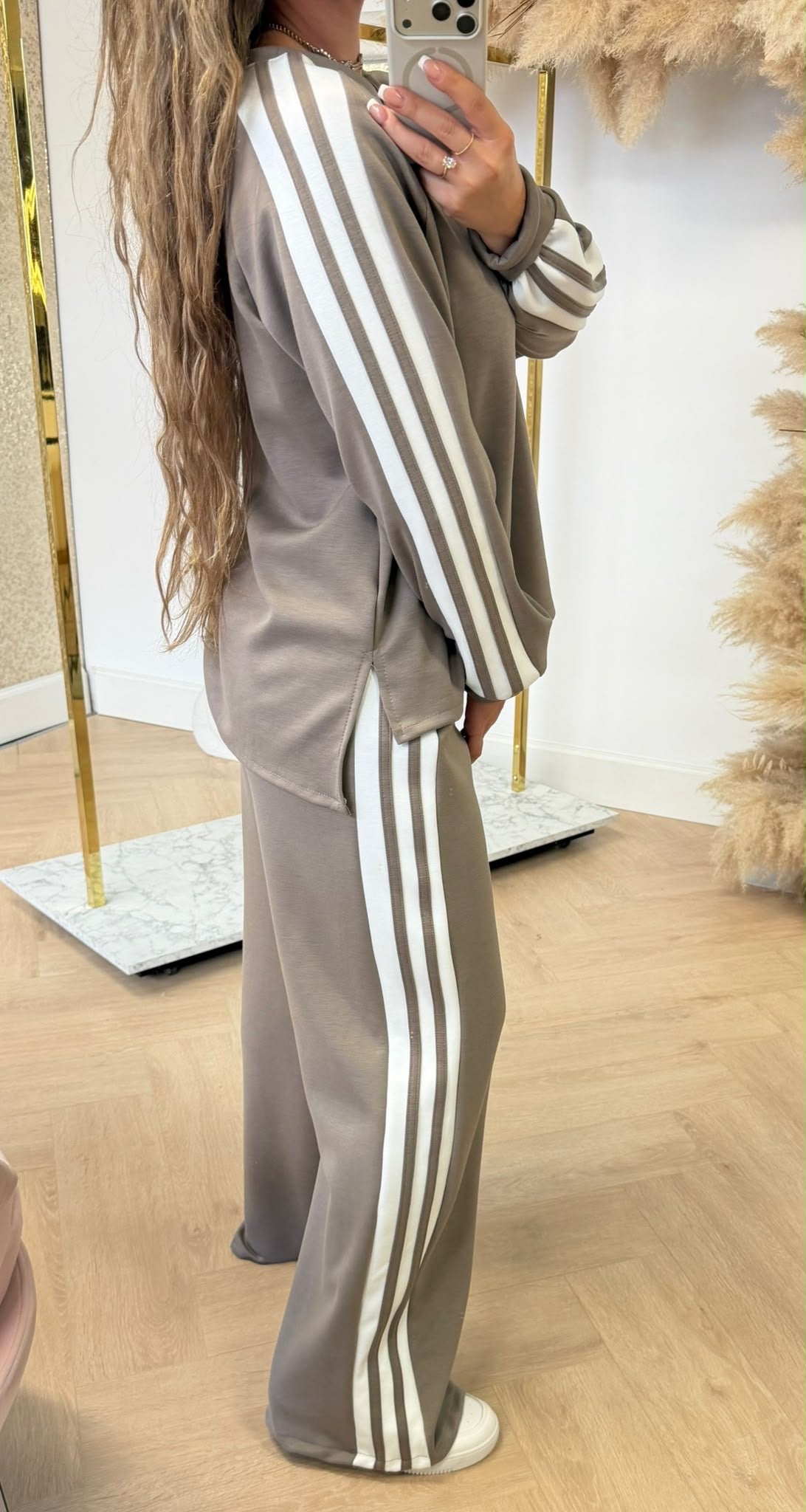 ADI STRIPE SET LIGHTBROWN