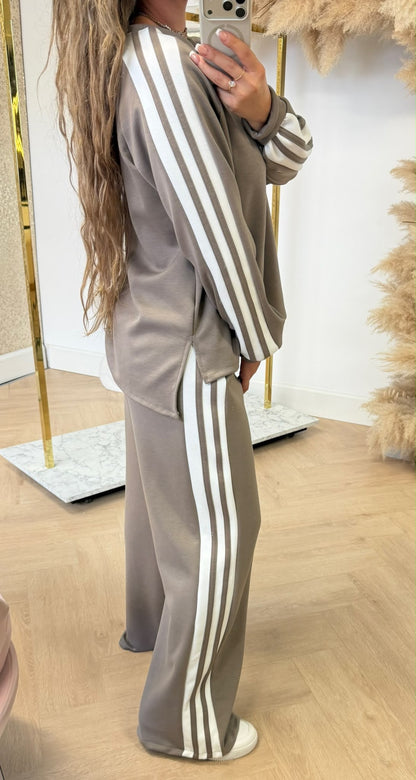 ADI STRIPE SET LIGHTBROWN
