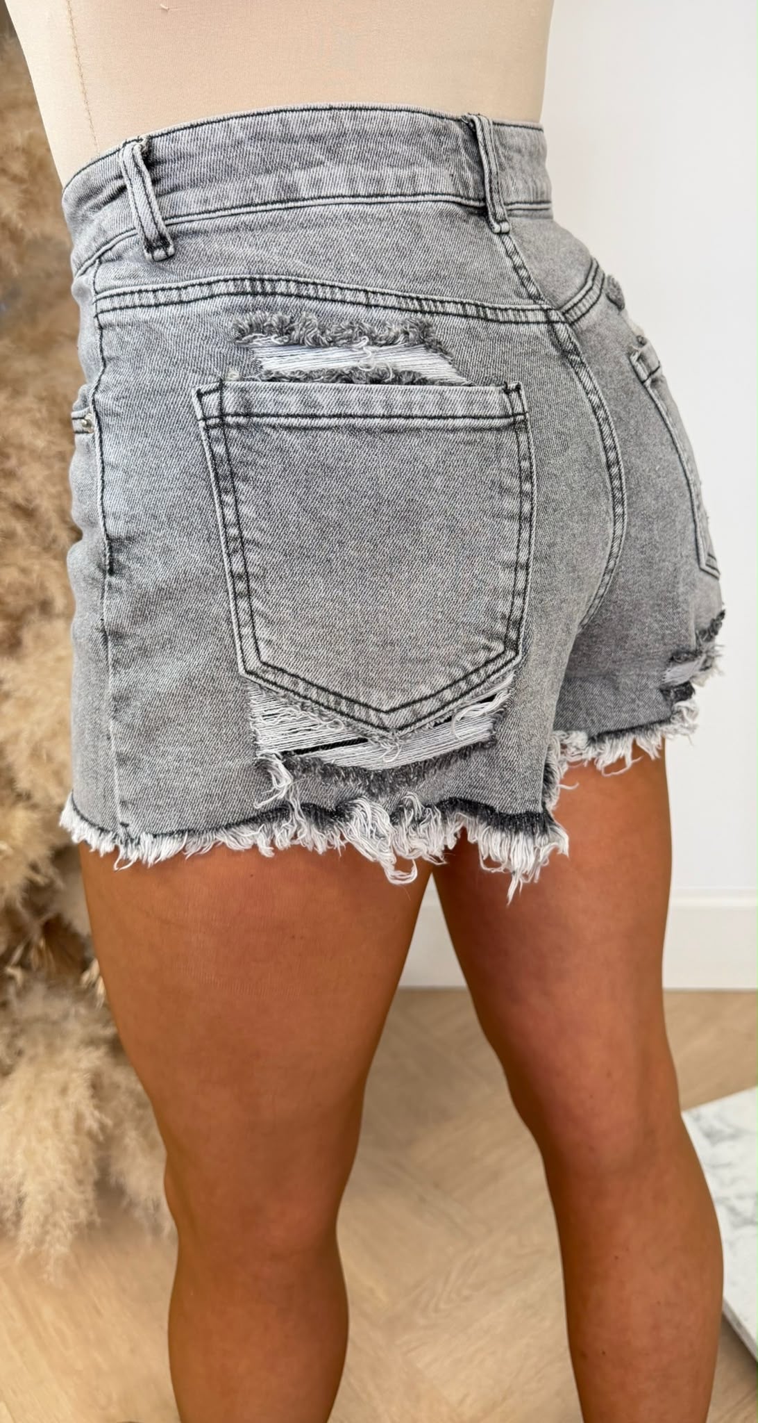 DAMAGDE SHORT 1915 GREY