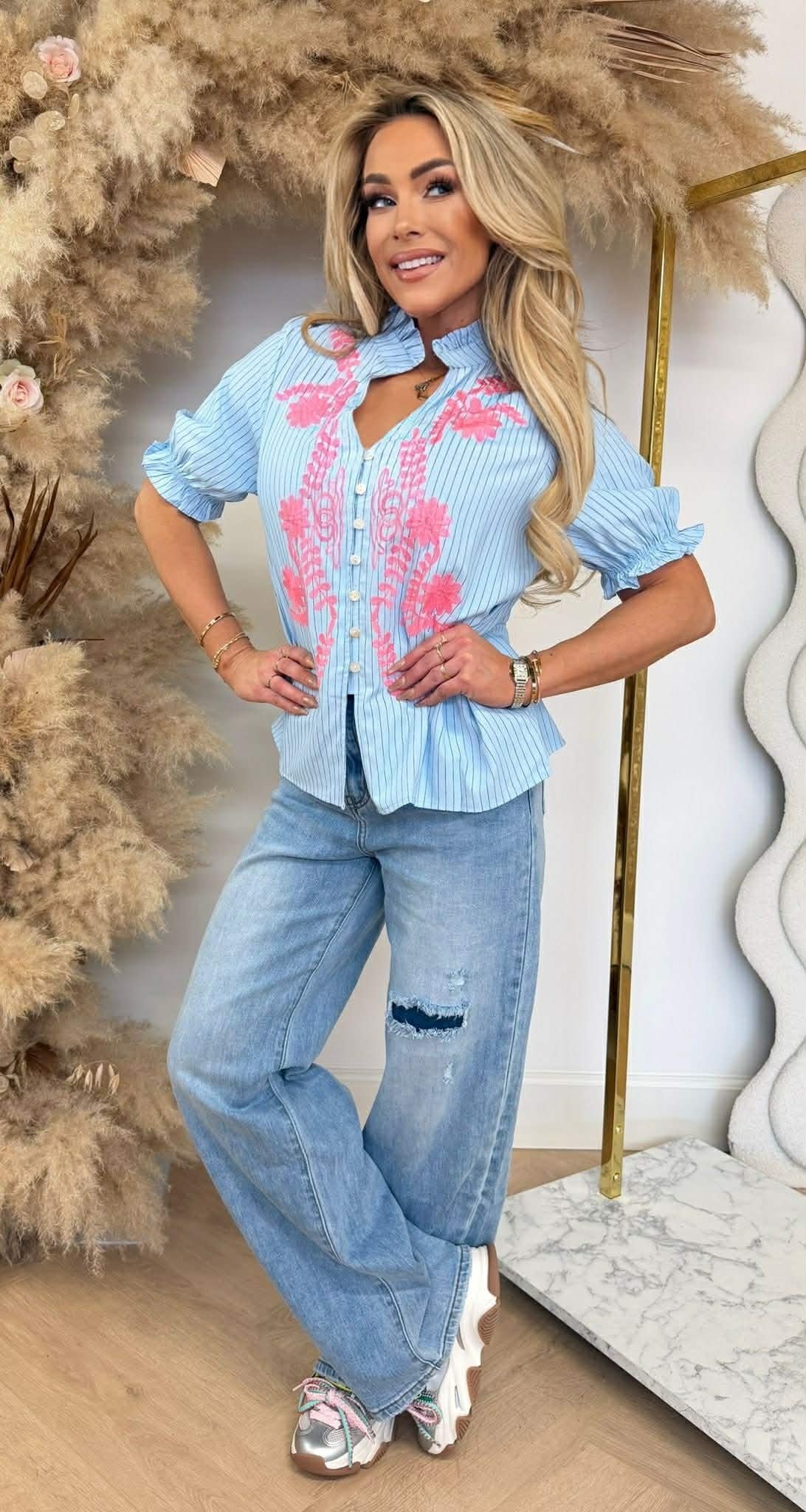 BRODERIE FLOWER BLOUSE CH5119 LIGHTBLUE
