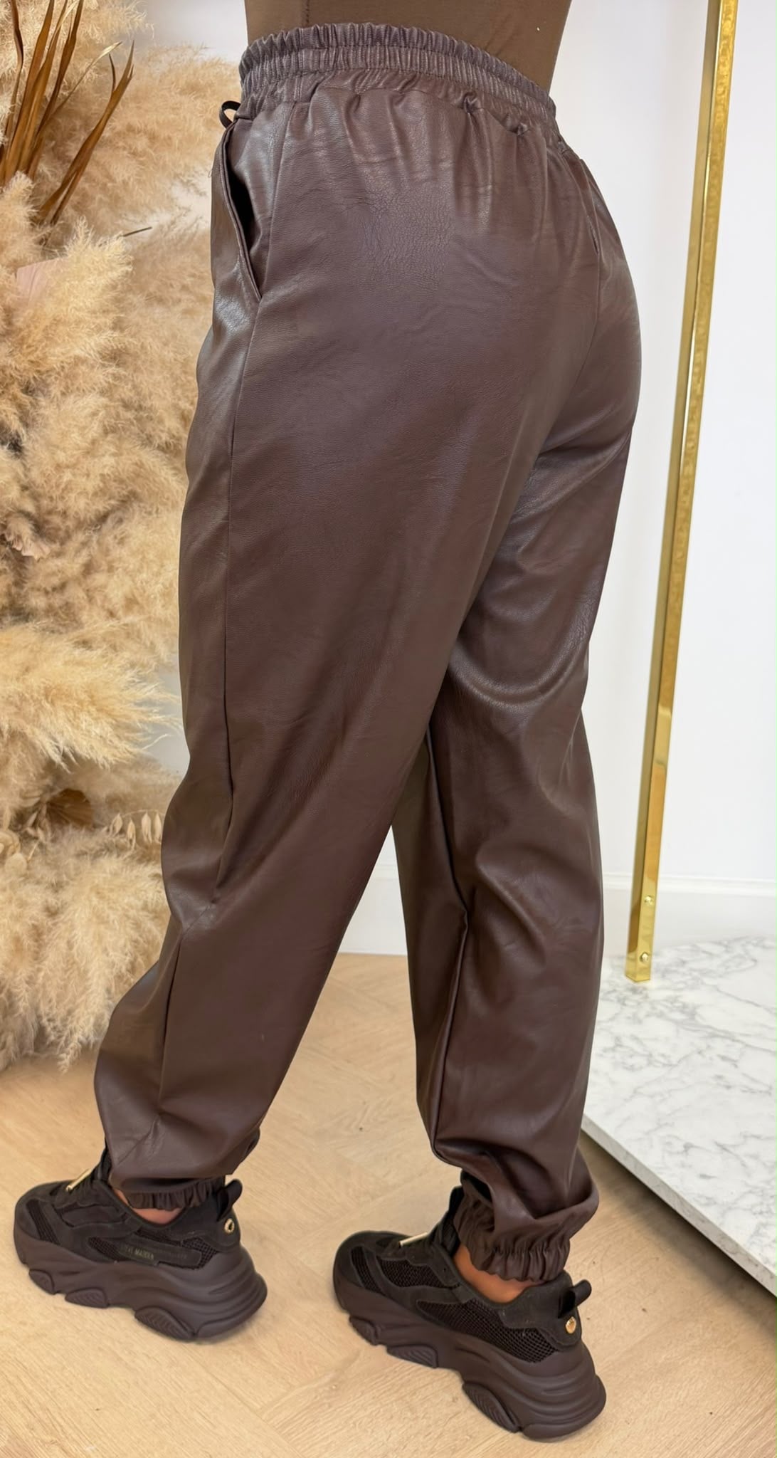 COATED JOGGER CHOCO