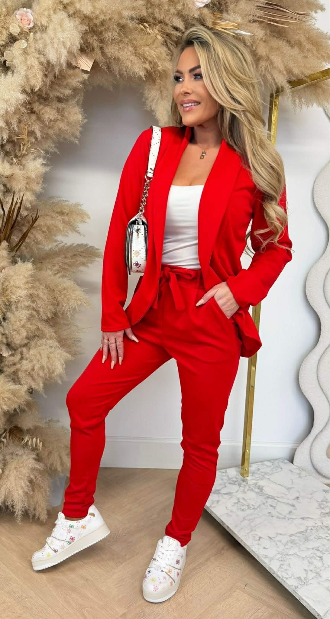 COSTUME CHIC ROUGE