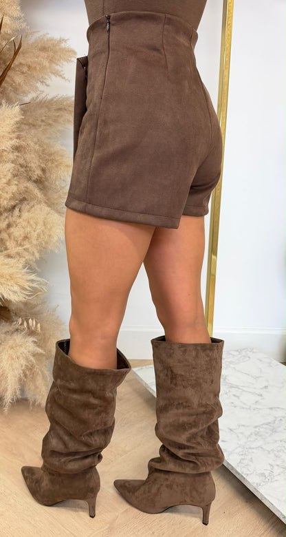 SUEDINE OVERSLAG SKORT BROWN