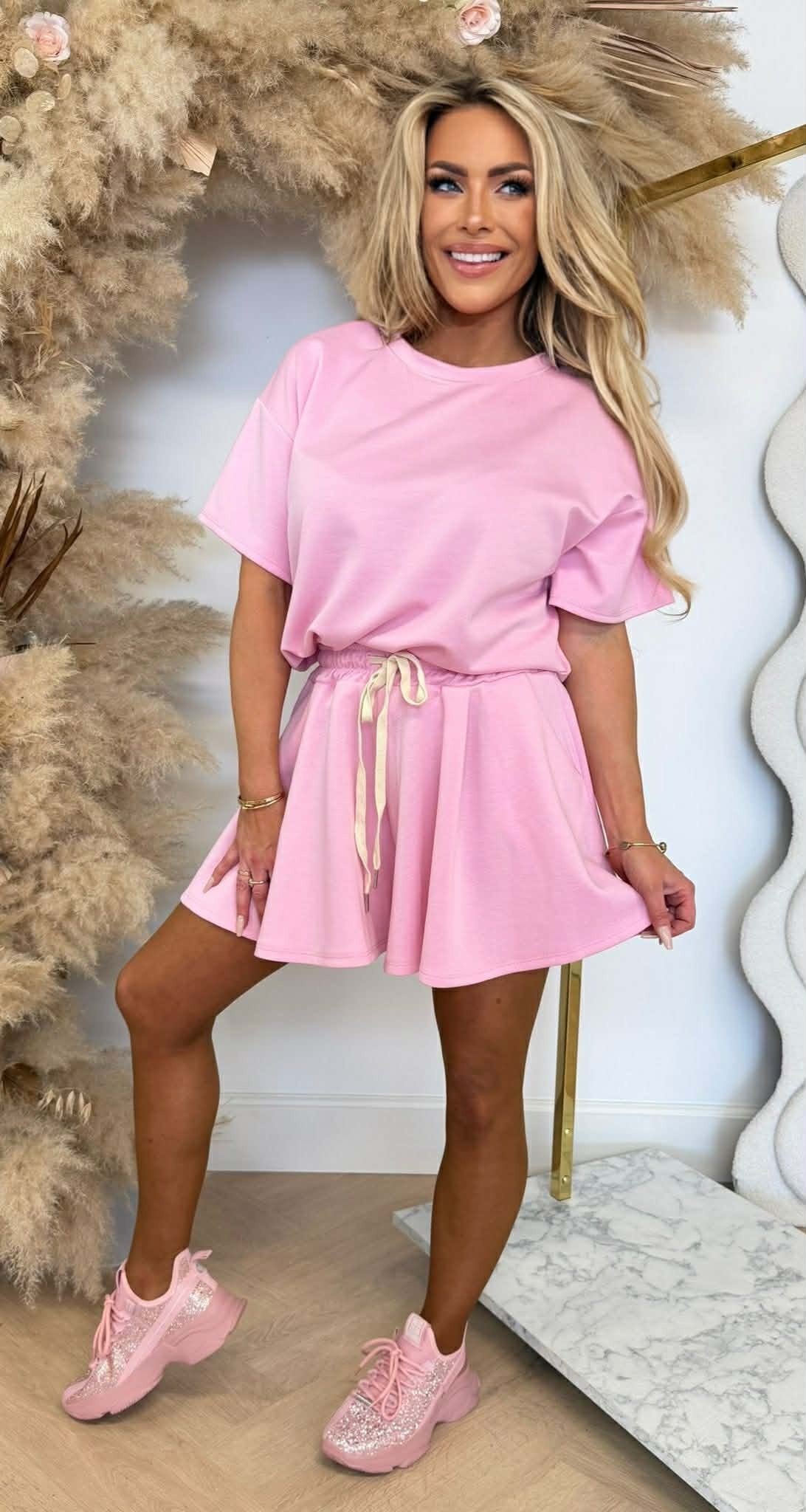 DIAN SETJE PINK