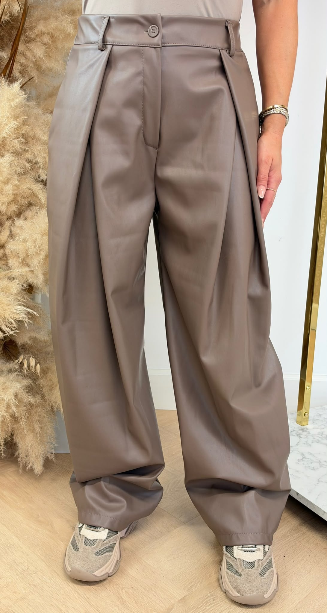 LEATHER LOOK BALLOON PANTS TAUPE