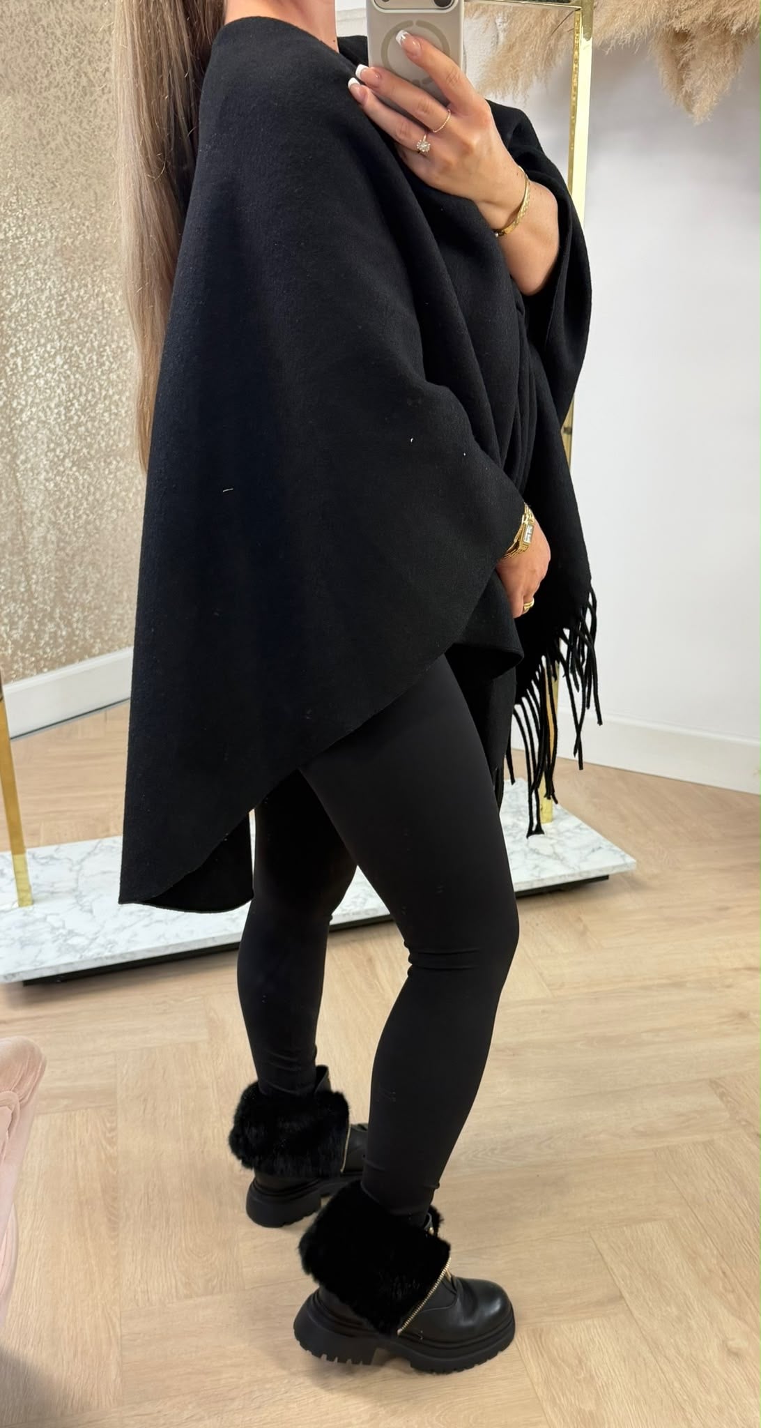 MUSTHAVE BASIC PONCHO BLACK