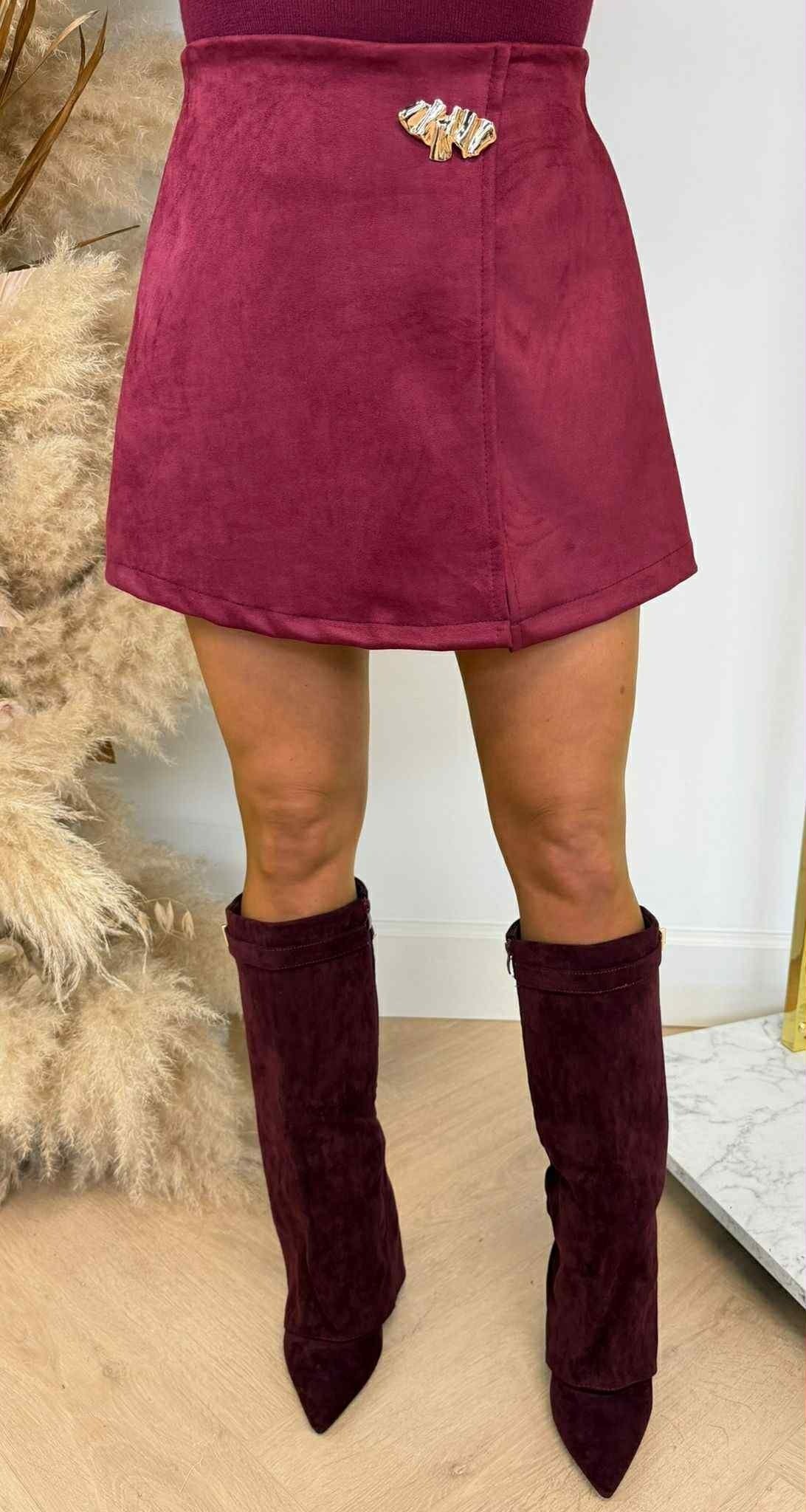 GOLDEN DETAIL SUEDINE SKORT BORDEAUX