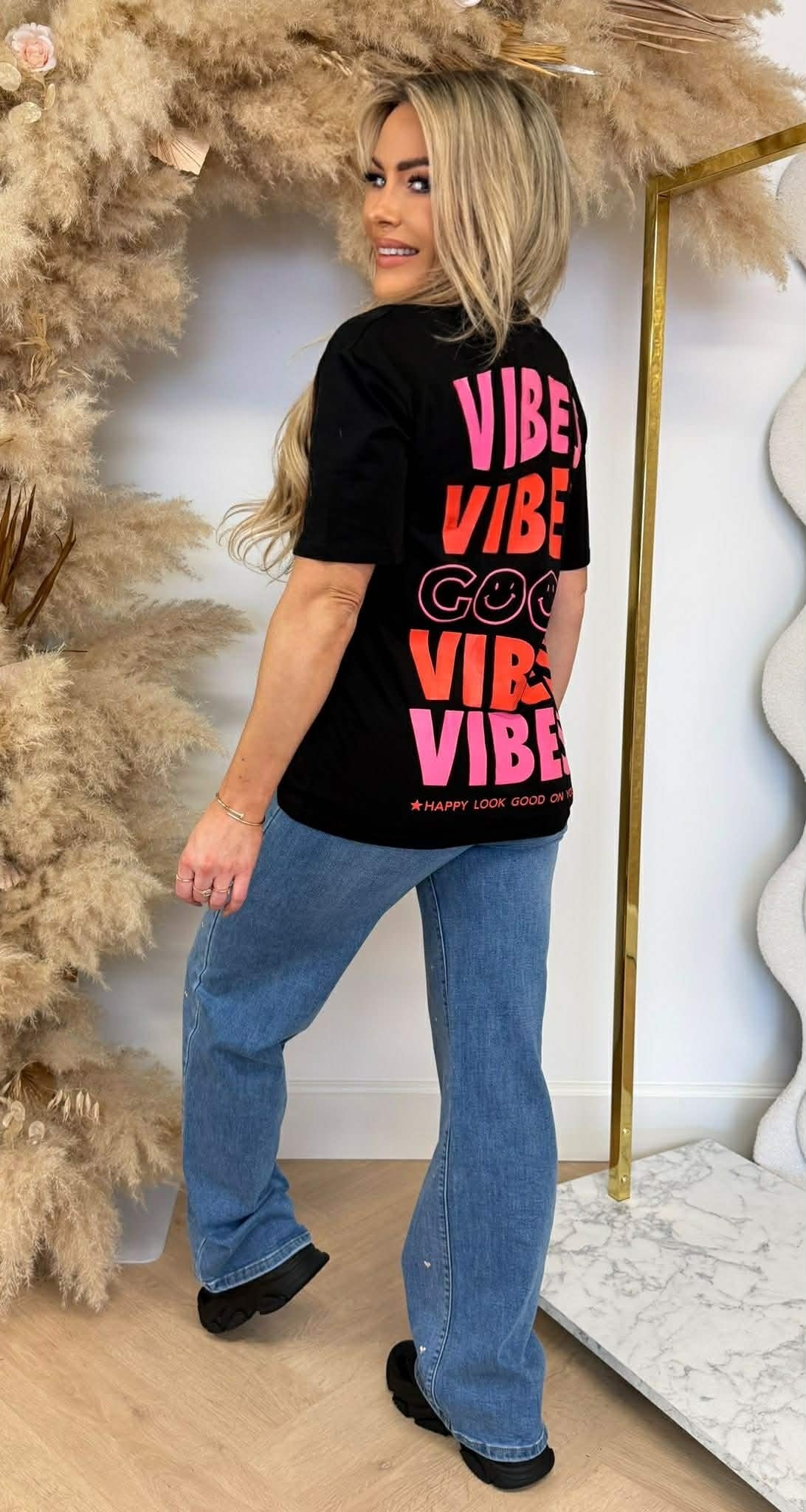 GOOD VIBES TEE 237 SCHWARZ