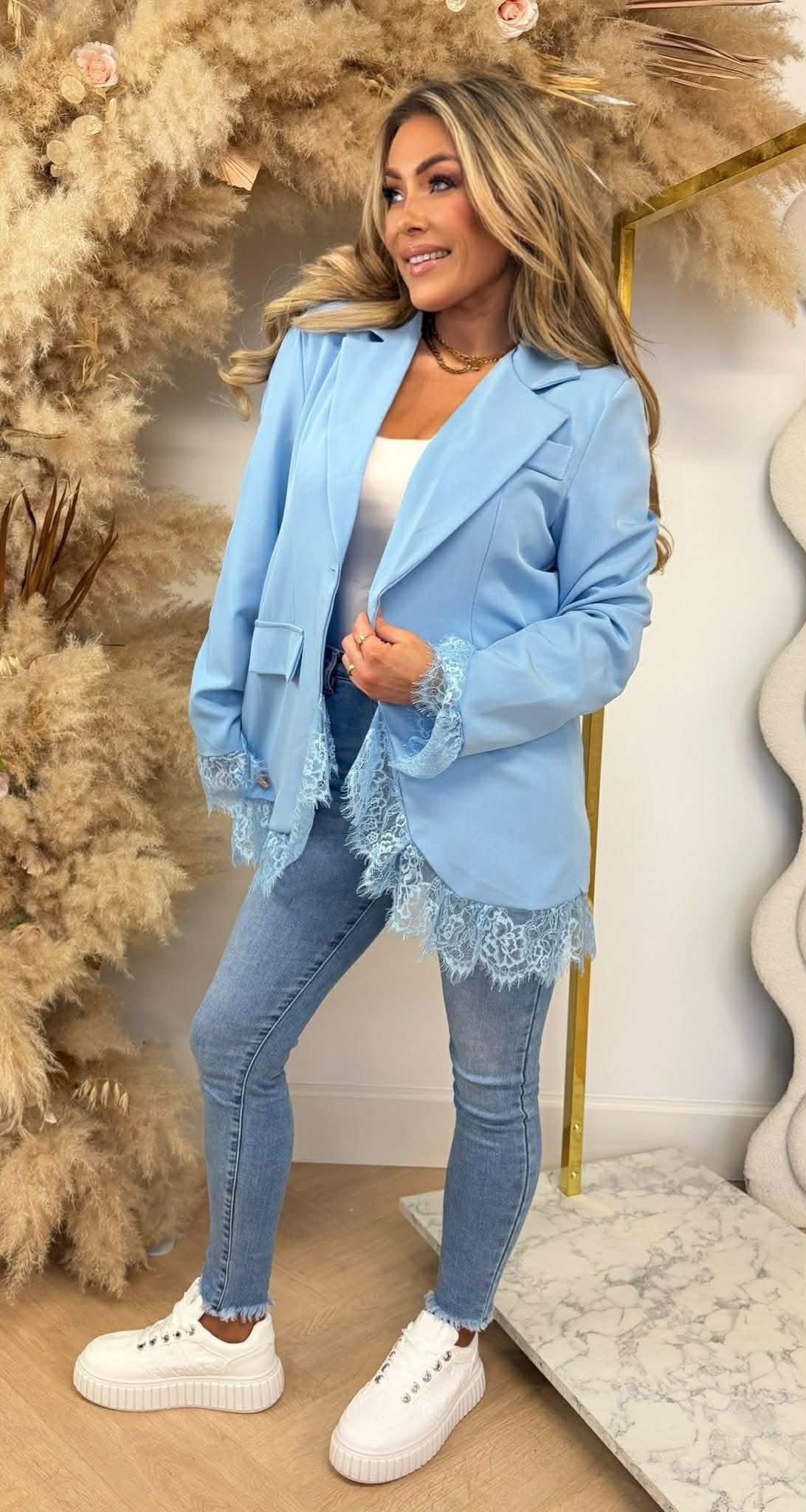 LARA BLAZER DENTELLE BLEU CLAIR