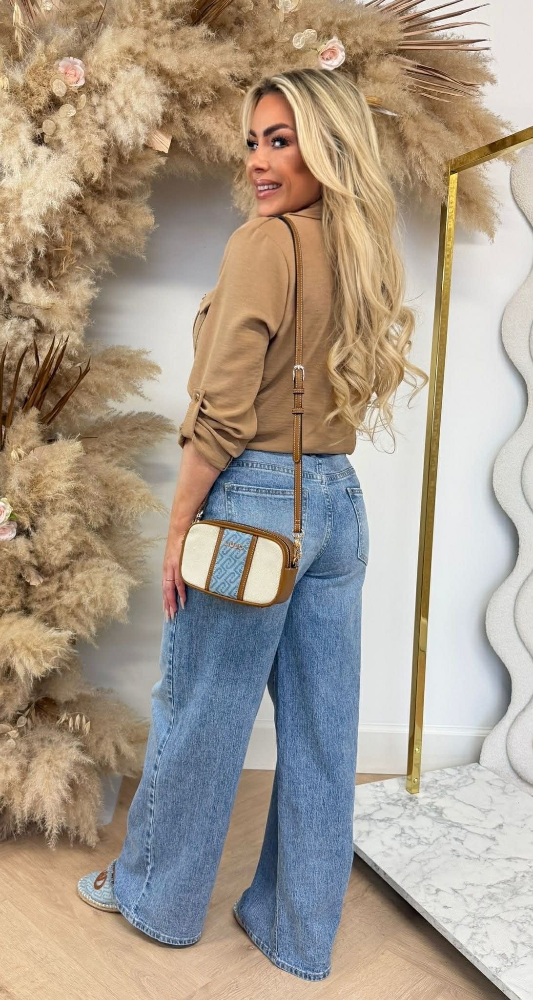 LARIS KNOOP BLOUSE CAMEL