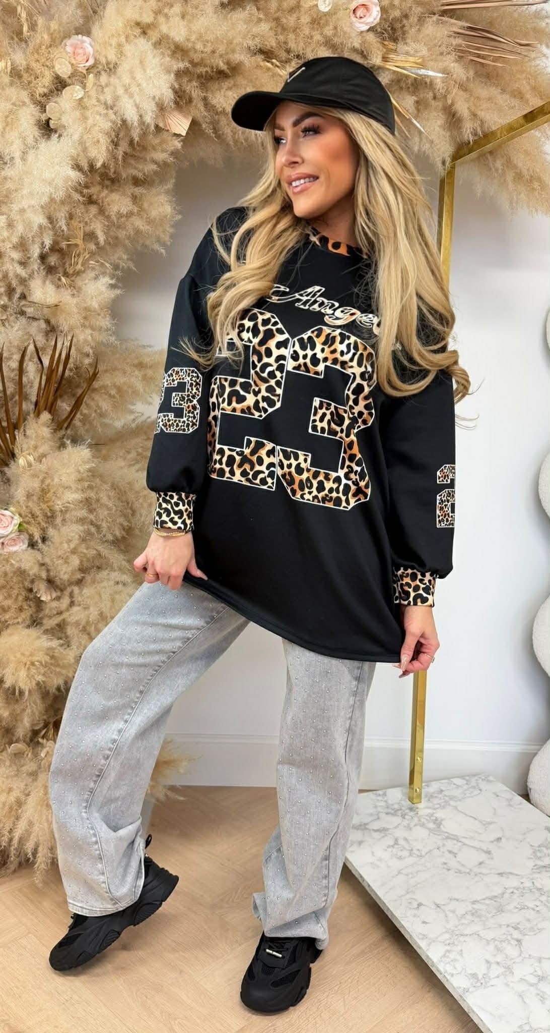 DAISY LOS ANGELES LEO TEXT SHIRT SCHWARZ