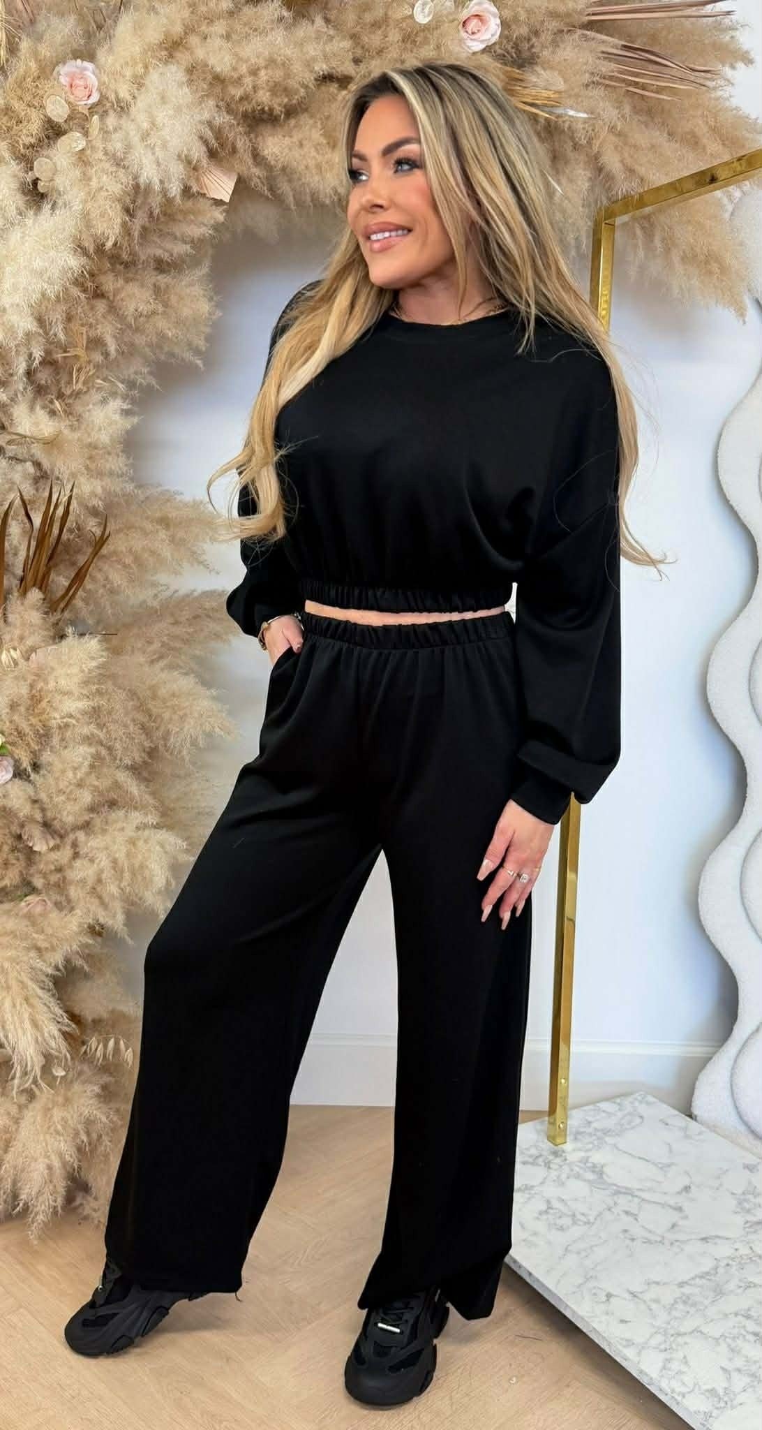 MADELINE SET SCHWARZ