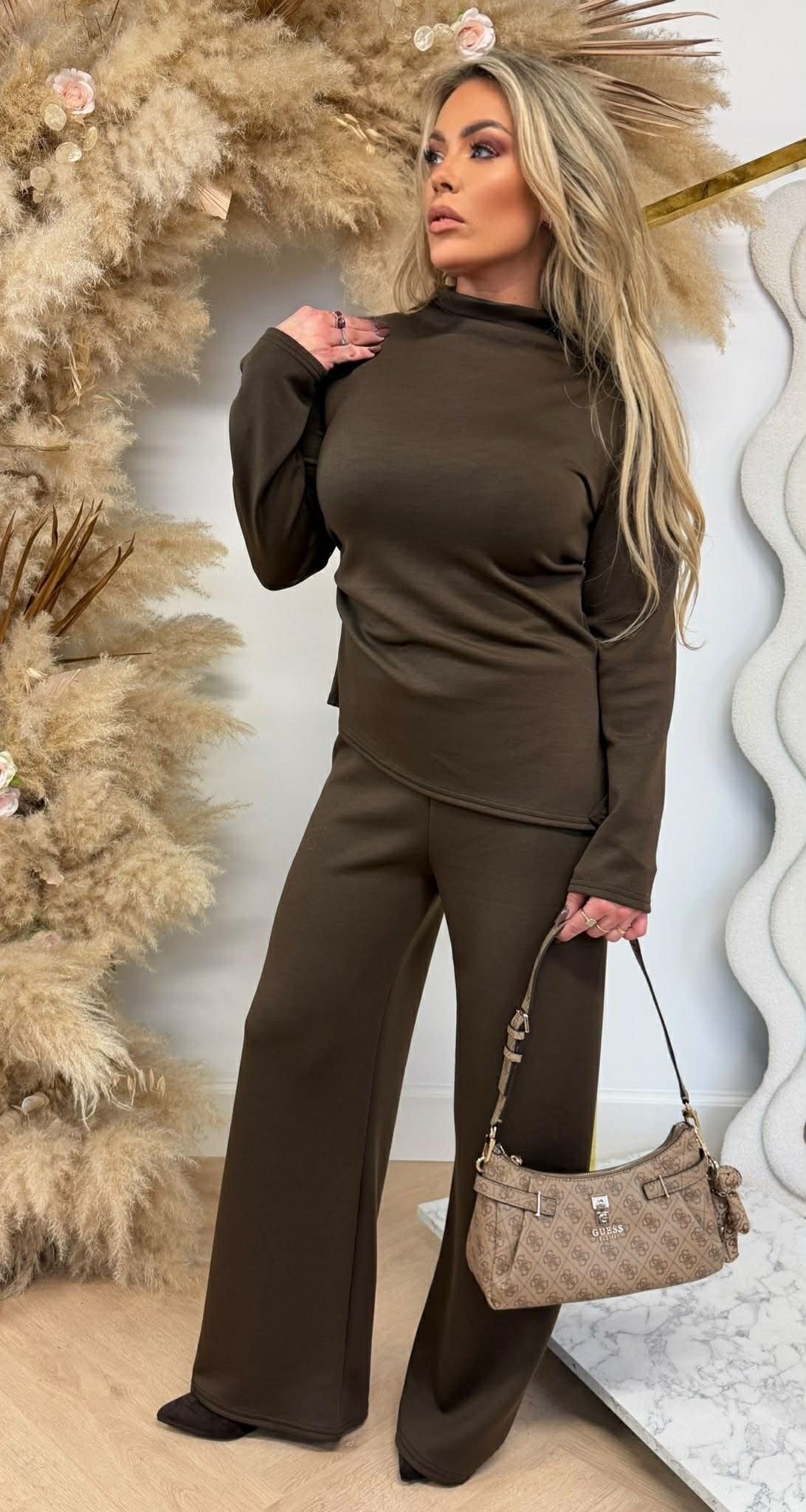 MEGHAN COMFY STRAIGHT ENSEMBLE CHOCOLAT