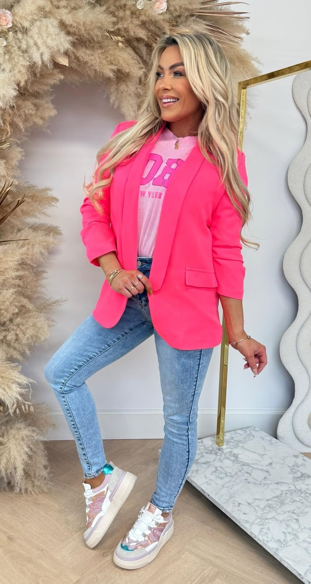 MUST-HAVE CROPPED ÄRMEL BLAZER NEON PINK