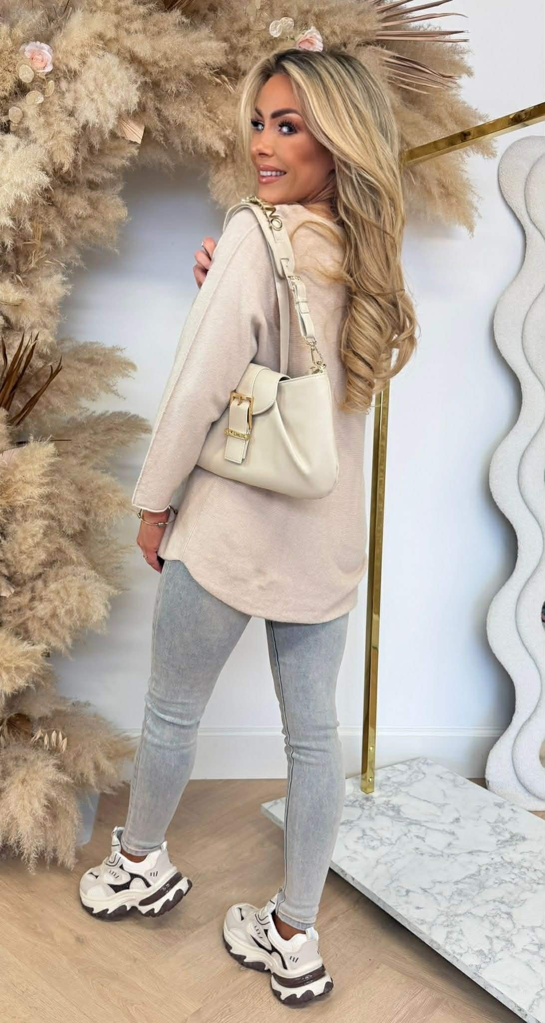 RUNDHALSSHIRT TAUPE