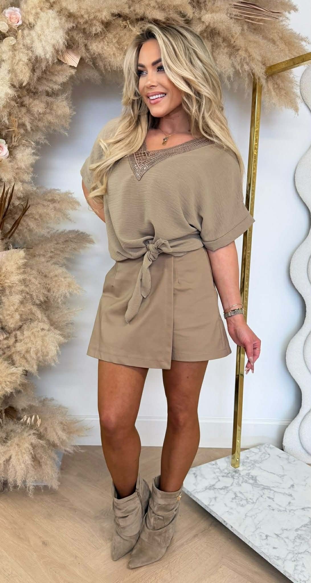 SANDY LOOSE FIT V TOP TAUPE
