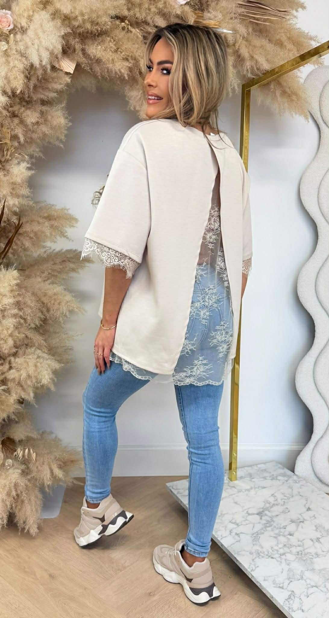 TEE DENTELLE DOS FENDU BEIGE