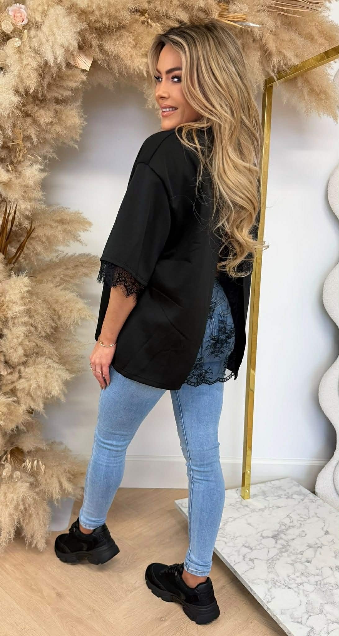 TEE DOS EN DENTELLE FENDUE NOIR