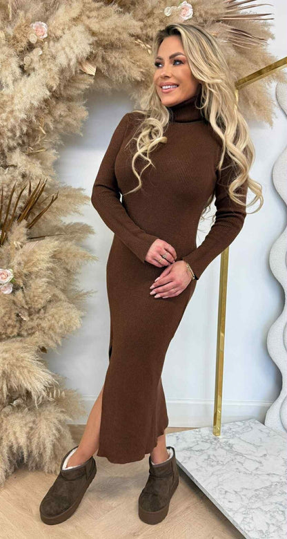 ROBE LONGUE FENDUE CHOCOROBE LONGUE FENDUE CHOCO