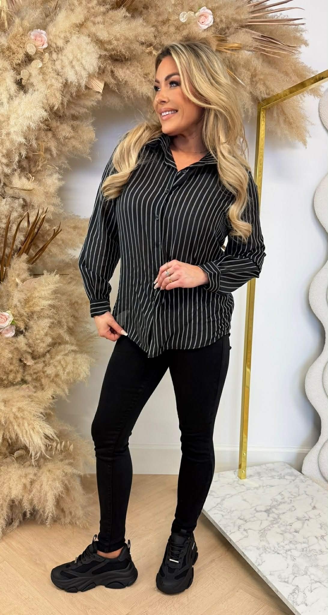STREIFENKNOPF BLUSE SCHWARZ