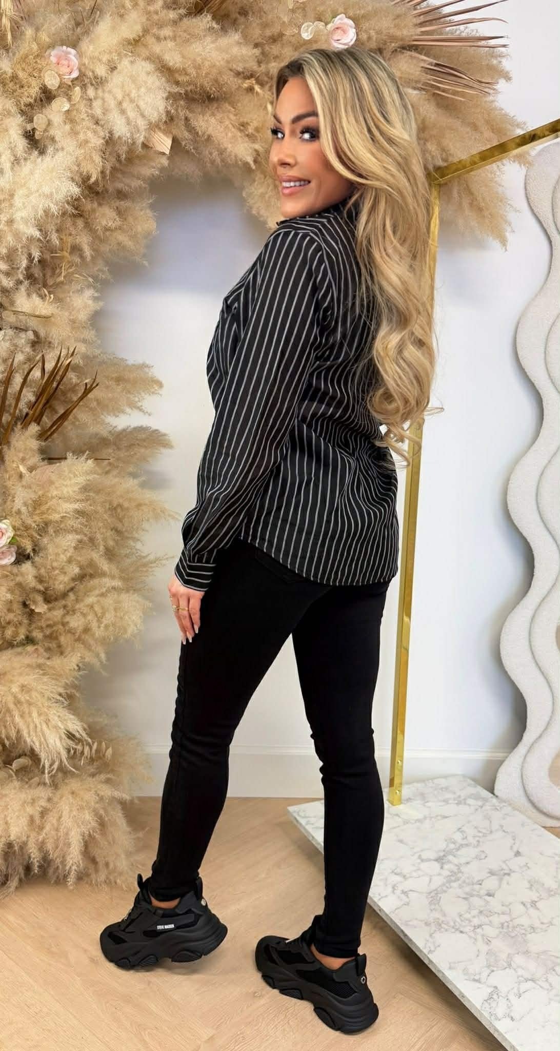 STREIFENKNOPF BLUSE SCHWARZ