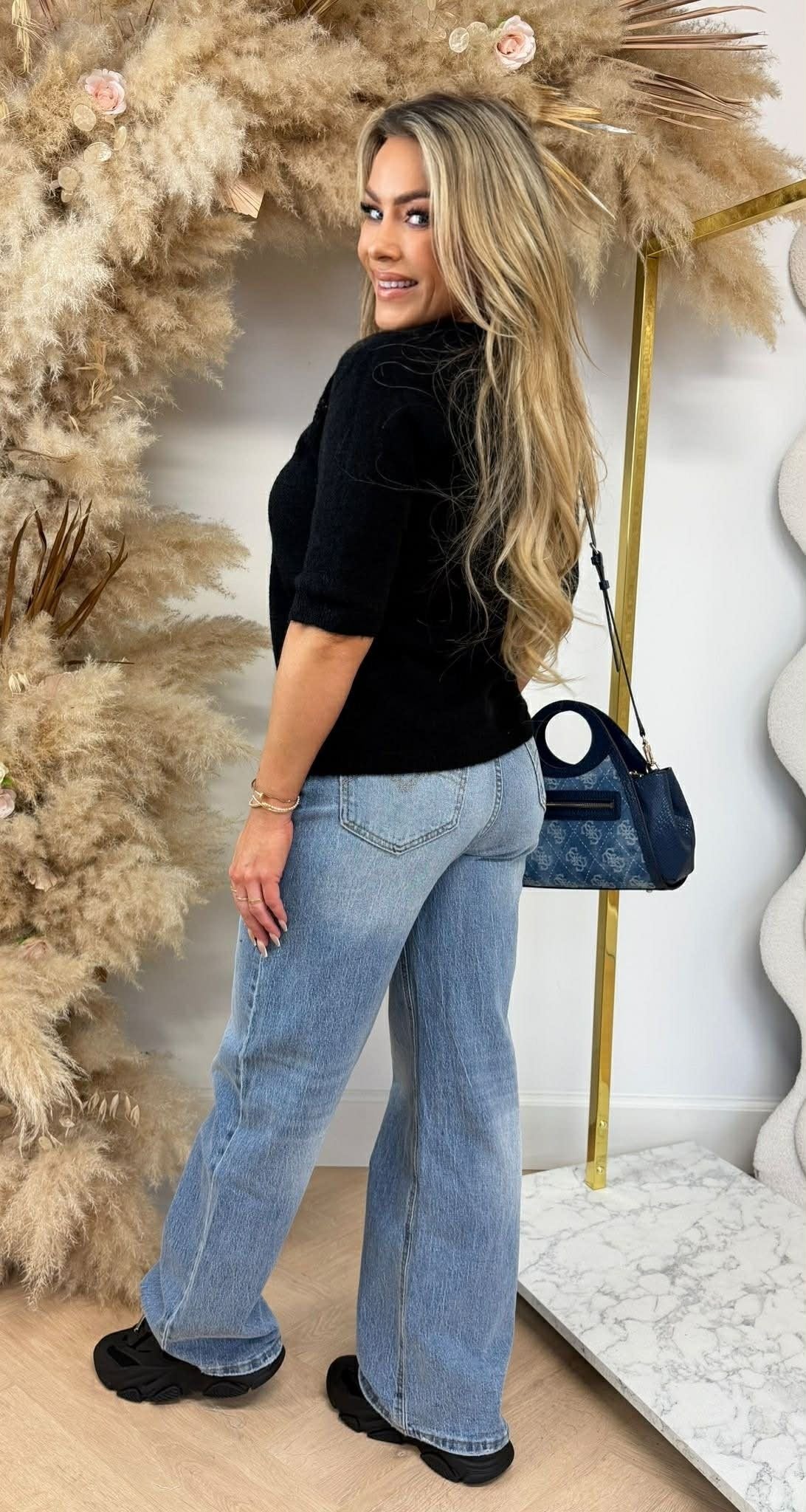 SYDNEY V TOP BLACK